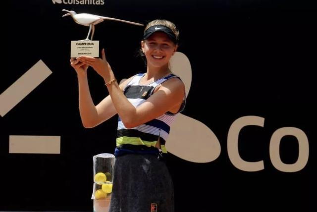 武磊当选2024赛季中超联赛最佳球员央视新闻客户端.