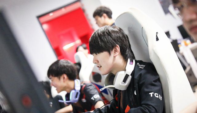 狂轰40分9助&12罚12中.